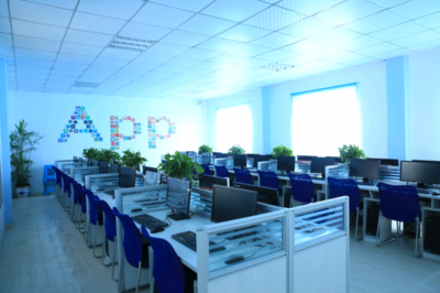 零基礎(chǔ)學(xué)軟件開發(fā)，江西新華電腦助你開啟IT職業(yè)之路